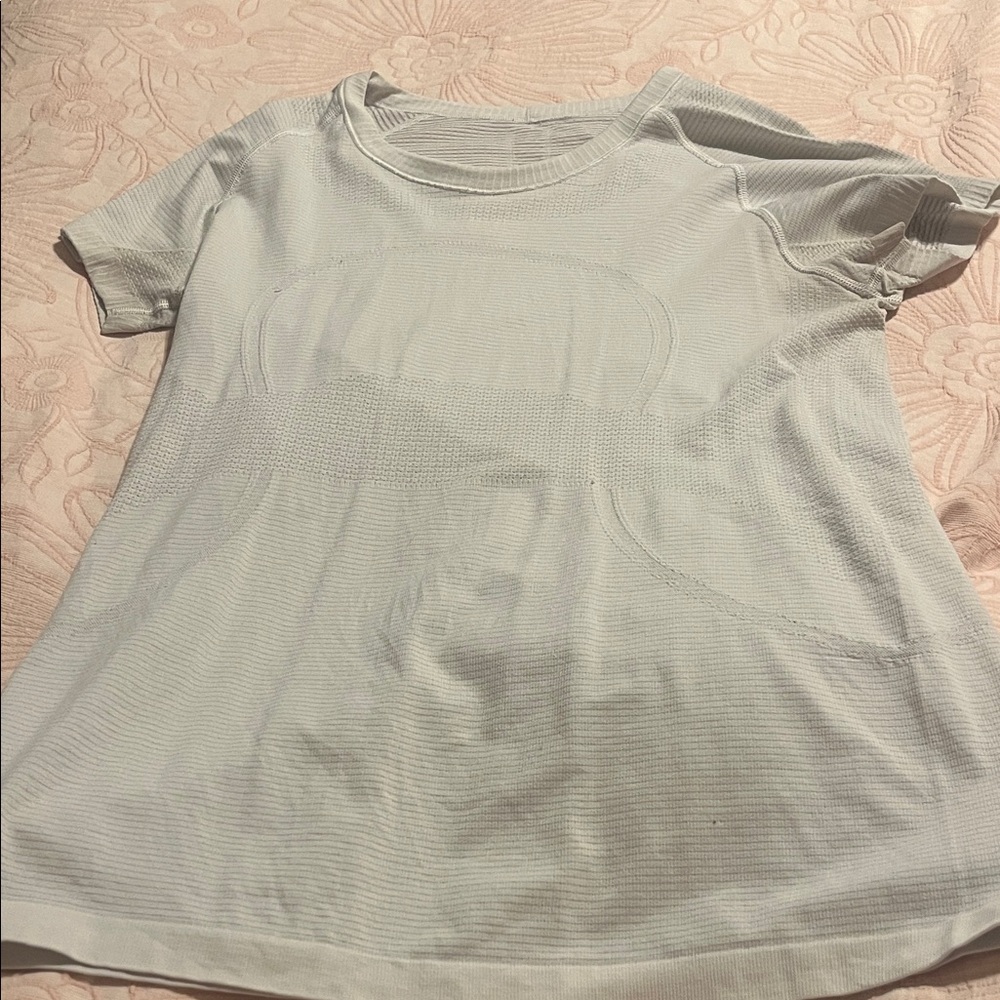 Lululemon Athletica White Short Sleeve Tee